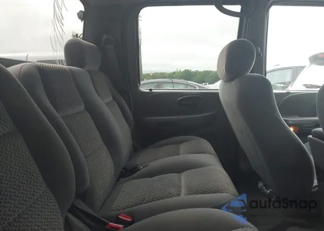 2002 Ford F-150 Lariat/Xlt z USA, uszkodzony, nr VIN 1FTRW08L62KC77375